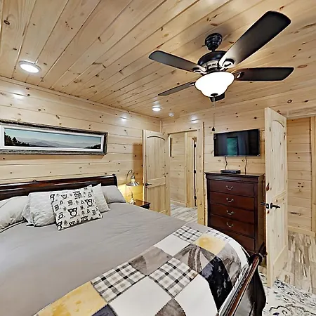 Mountain Wolf'S Cabin